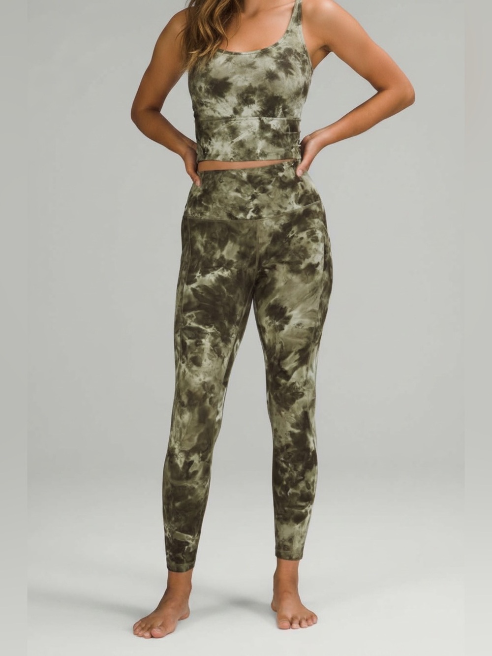 Lululemon Align High-Rise Pant with Pockets 25"
Diamond Dye Light Sage Olive 14